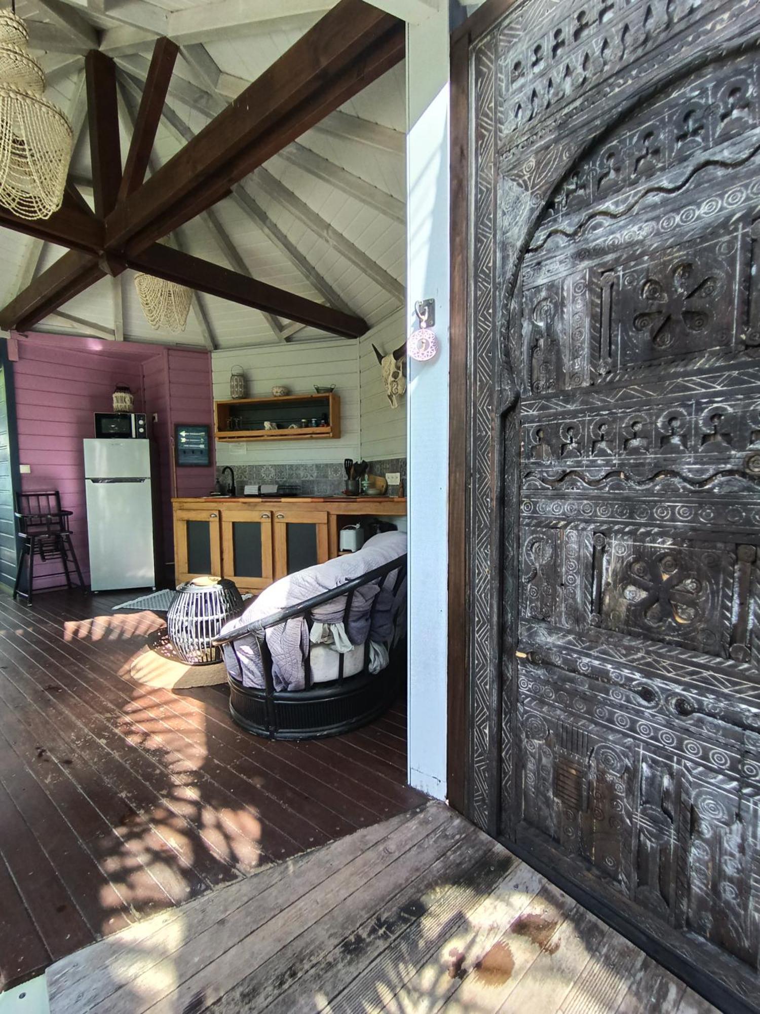 Tiki Paradise Lodge Fwi ساينت آن المظهر الخارجي الصورة